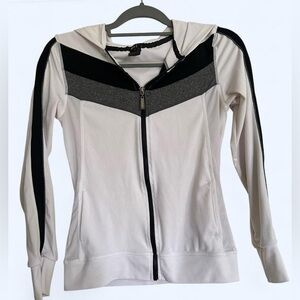 O TO S Women's Black and White Zip-Up sporty Jacket /sports zip up jacket